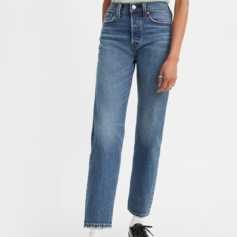 Levi’s wedgie straight size 30 dark wash